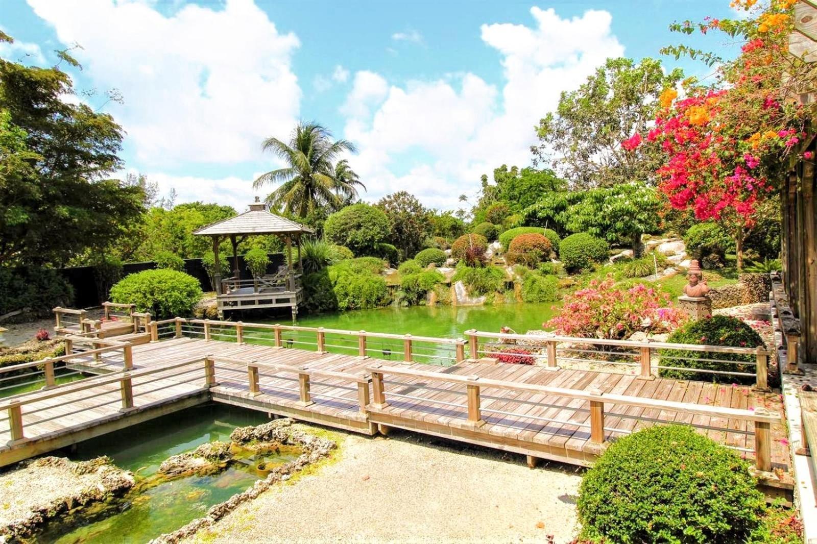 Villa Magical Wonderkoi House In A Japanese Koi Garden Miami Esterno foto