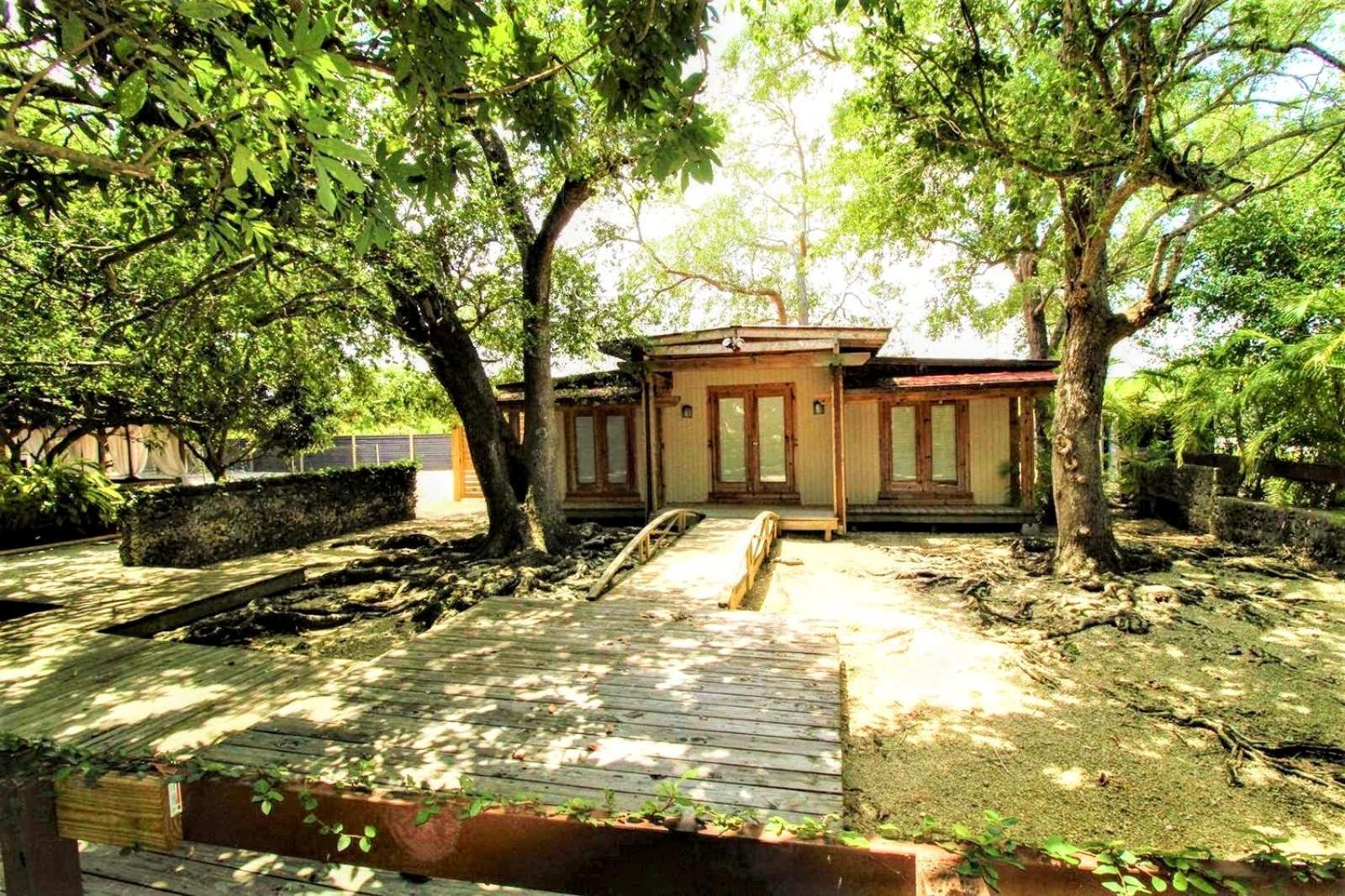 Villa Magical Wonderkoi House In A Japanese Koi Garden Miami Esterno foto