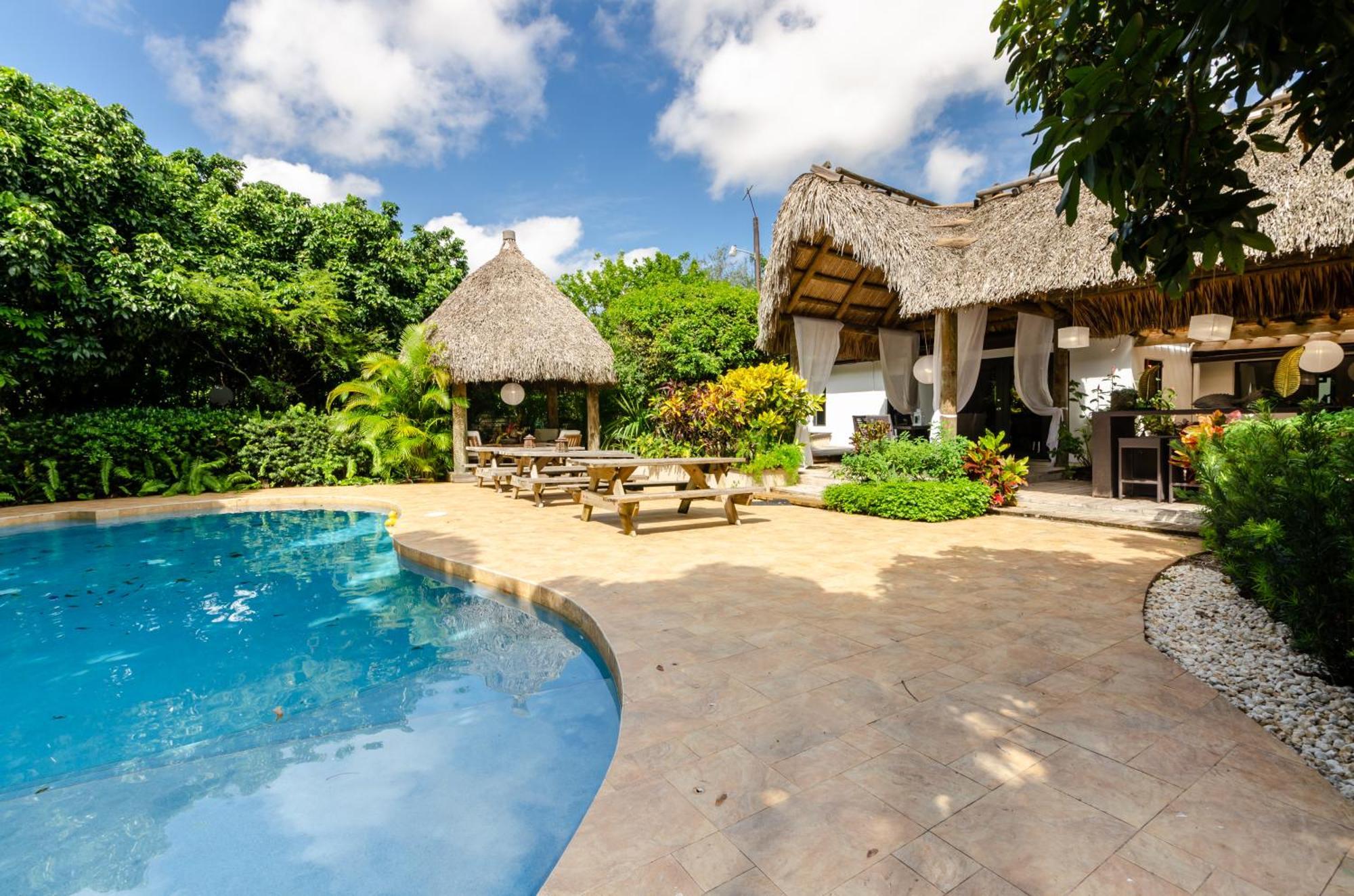 Villa Magical Wonderkoi House In A Japanese Koi Garden Miami Esterno foto